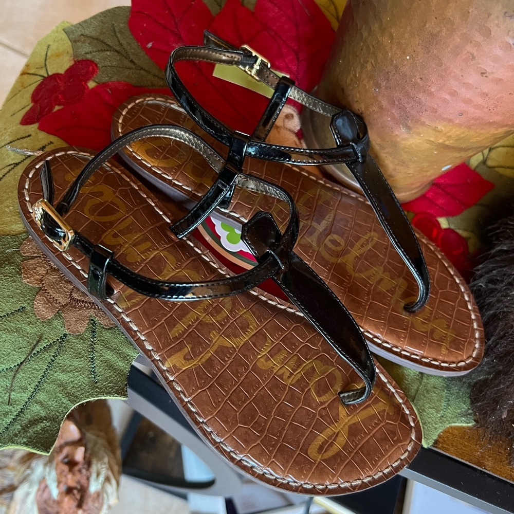 Preloved Sam Edelman flat sandals